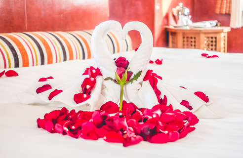 Romantic First Night Room Decoration Ideas for Couples 